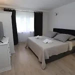 شقة B&k سبليت